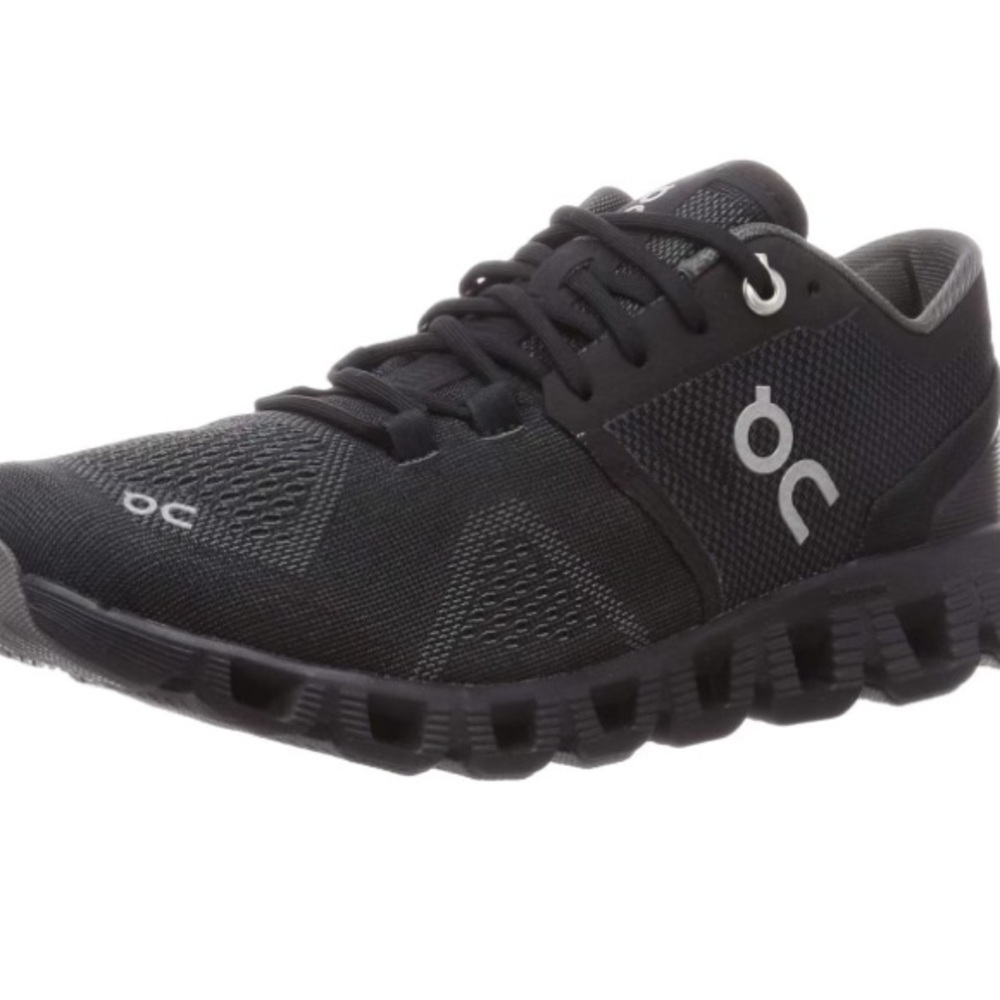 Women black On Clouds size 7